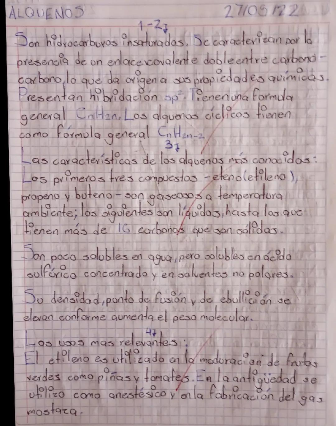 Son compuestos formados solamente por carbonos e
hidrógeno. La principal fuente de obtención es el petróleo.
05
Los hidrocarburos se divid
d
