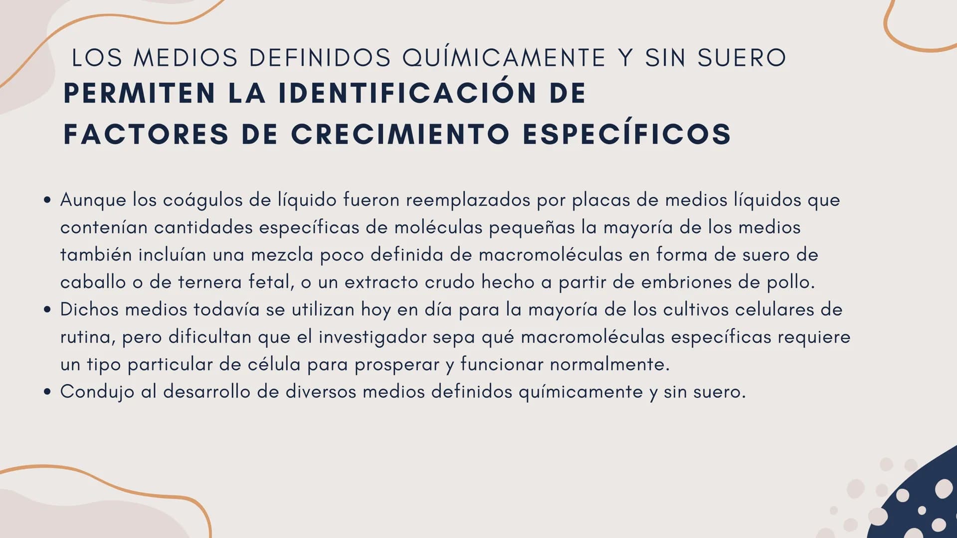 Células eucariotas tienen RE. Su membrana constituye más de
la mitad de la membrana total
Tiene forma de tubulos ramificados y sacos aplanad