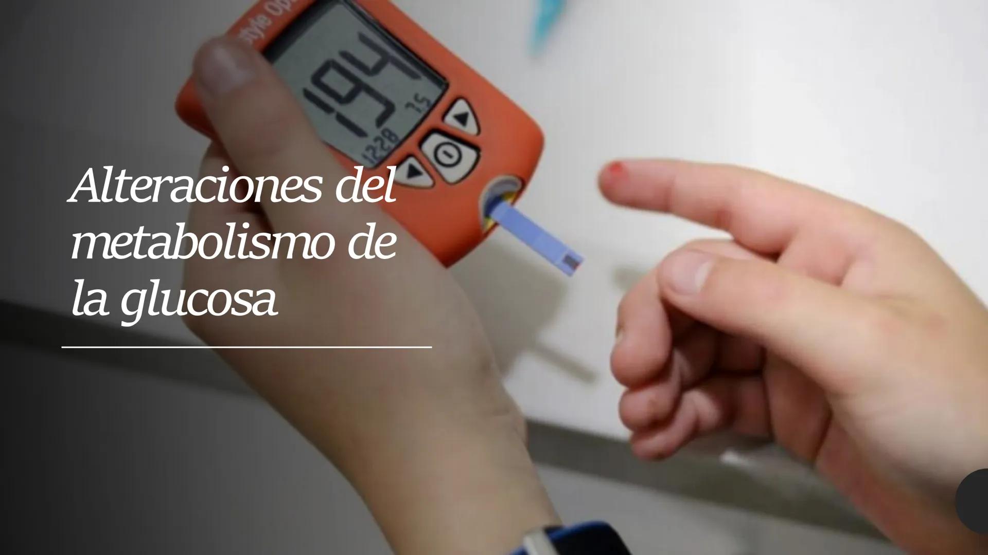 # CARBOHIDRATOS Los carbohidratos (hidratos de carbono)
incluyen azúcares, glucógeno, almidones y
celulosa. Si bien son un grupo grande y di