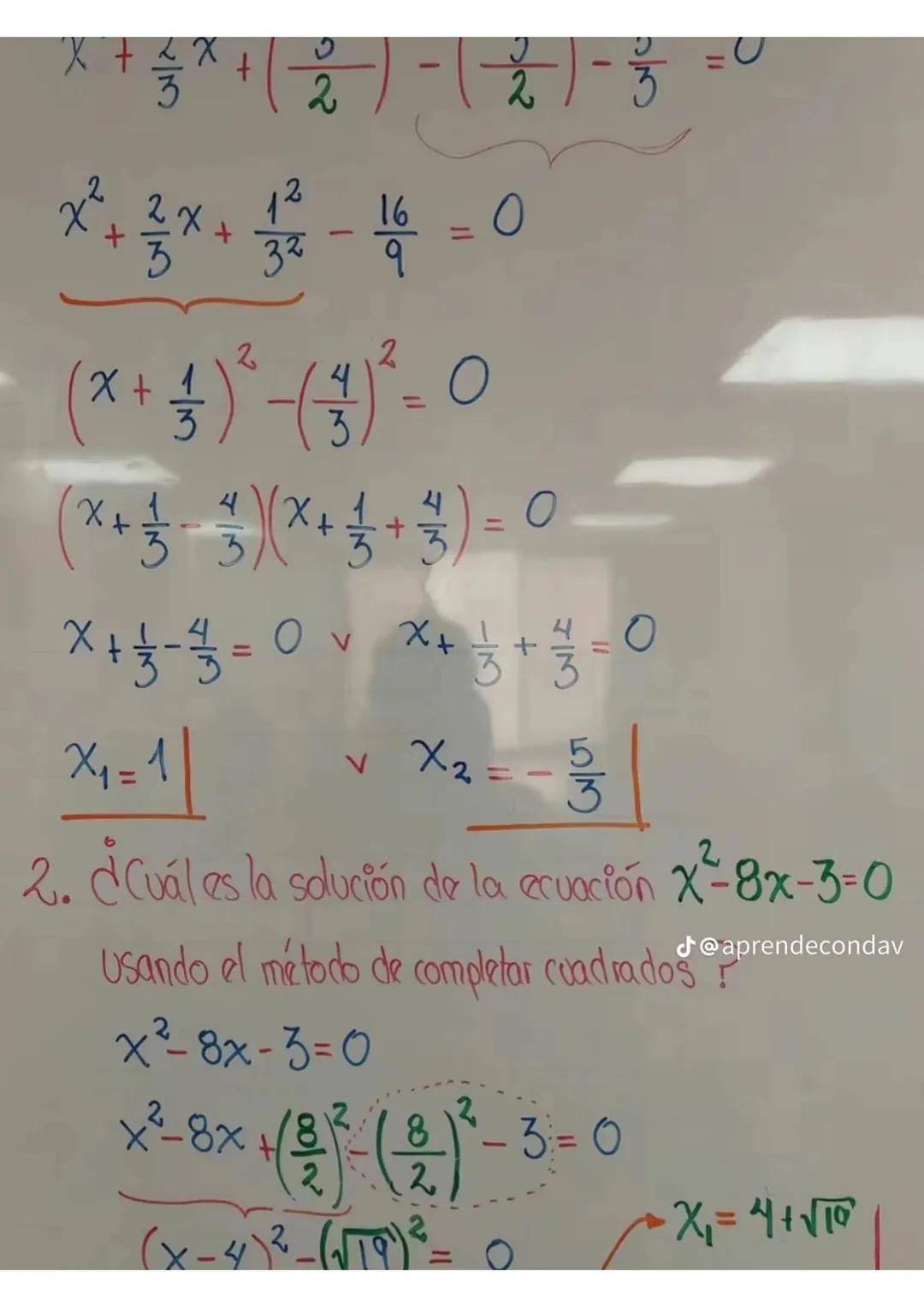 ECUACIONES DE 2 do GRADO
La ecuación de segundo grado tiene la siguiente
forma:
①ax²+bx+c=0 ; a≠0
a,b,c son
coeficientes.
Caso Particular
Si